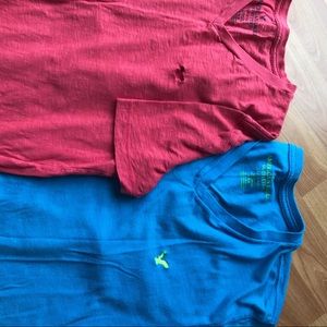2 American Eagle T-shirts